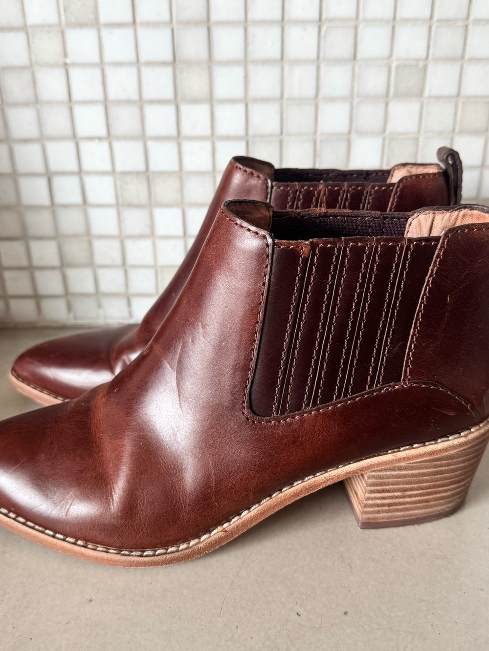 Madewell Bonham Chelsea boots Bootie Style cherrywood leather Women’s 7